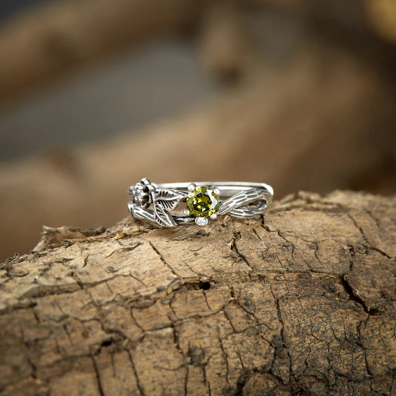 Vintage Leaf Ring